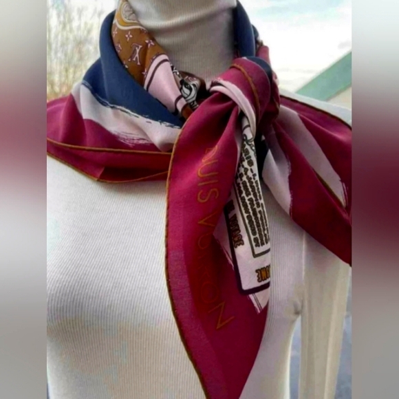 NWOT Louis Vuitton Silk Square - Picture 4 of 9